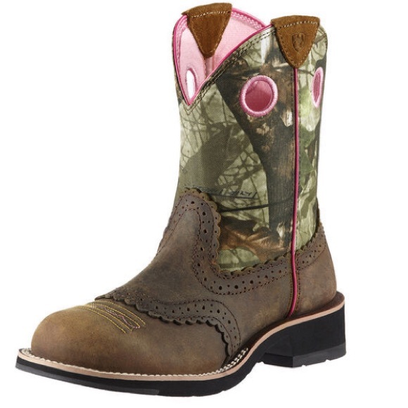 Ariat Shoes - ARIAT FATBABY COWGIRL BOOTS CAMO WOMENS size 8B